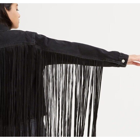 NWOT LEVI'S Ex Boyfriend Black DENIM TRUCKER JACKET With Fringe Sz S - Picture 2 of 8